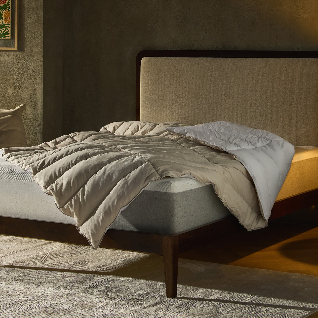 Casper humidity fighting comforter folded with light stitched channels